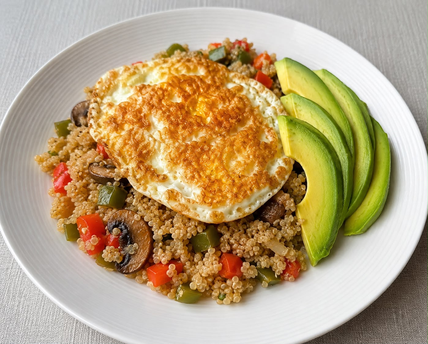 Quinoa & Fried Egg Power bowl